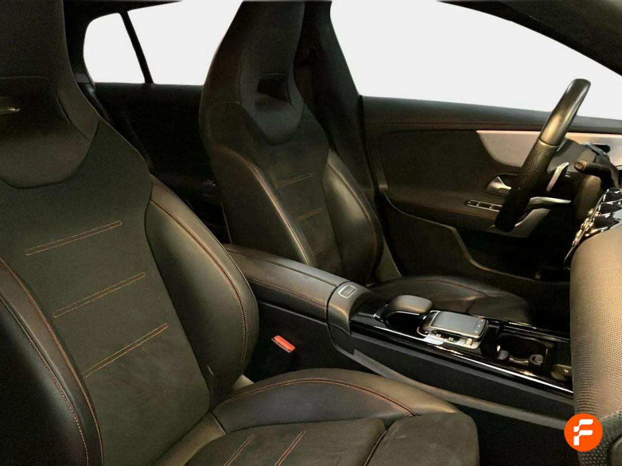 Foto Mercedes-Benz Clase CLA 15