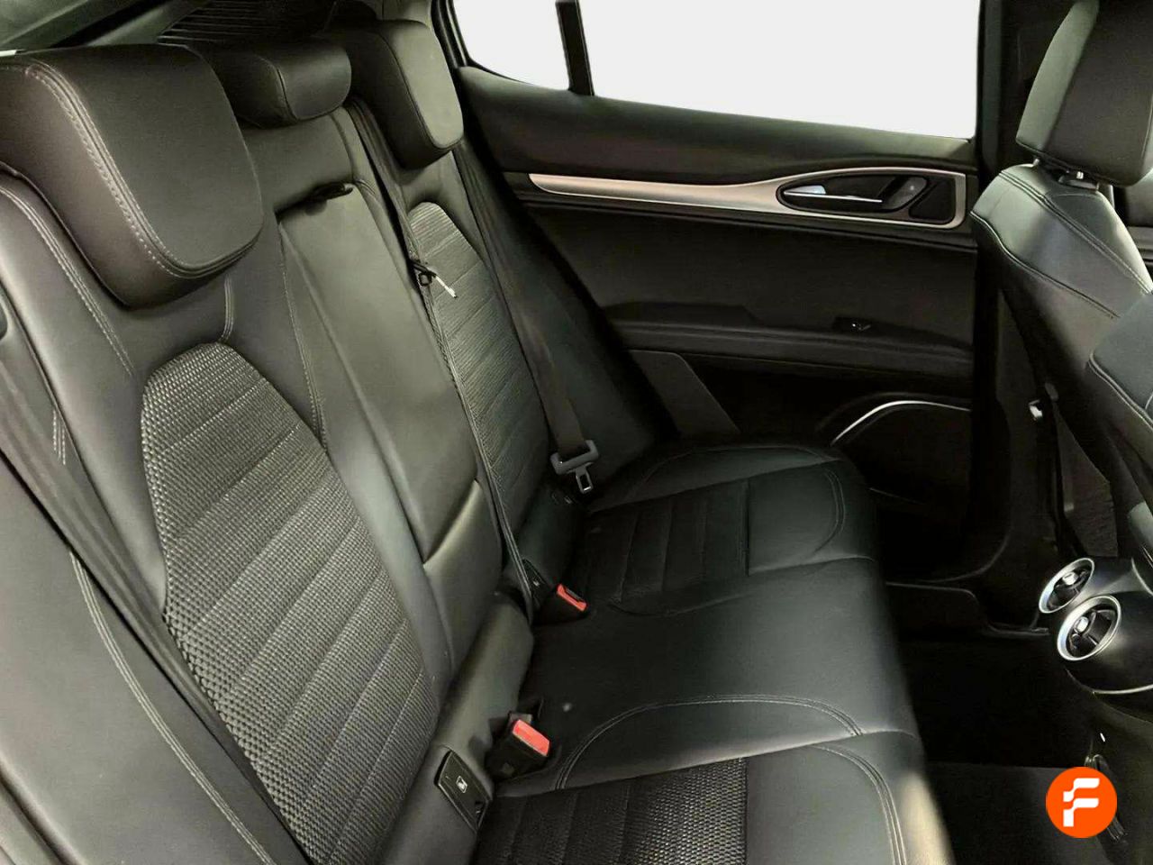 Foto Alfa Romeo Stelvio 14