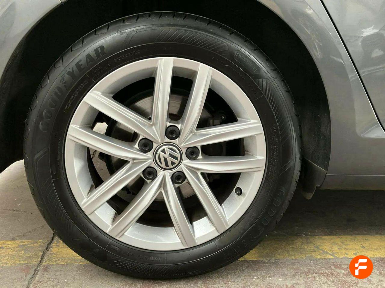 Foto Volkswagen Golf 19