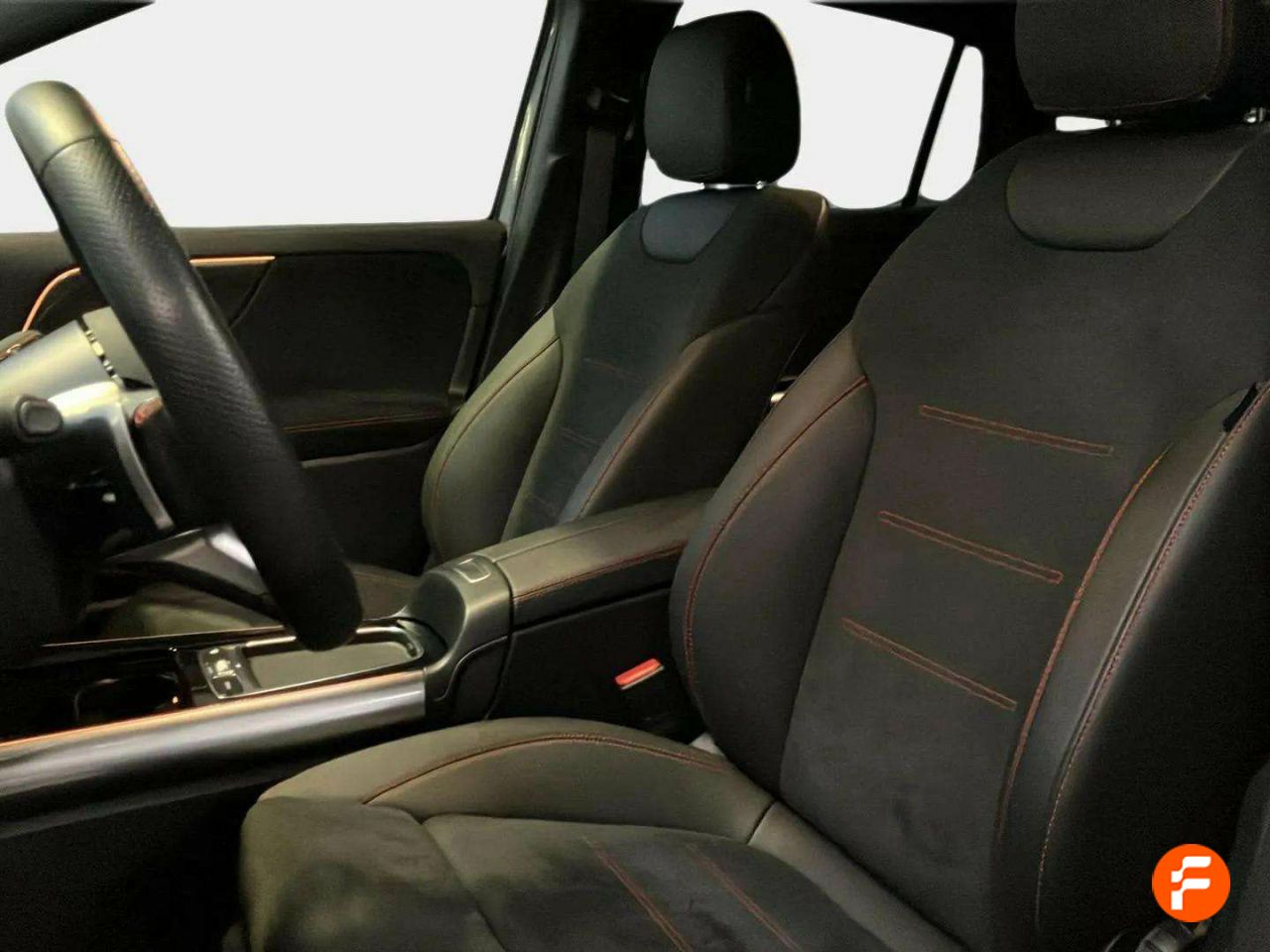 Foto Mercedes-Benz Clase GLA 15