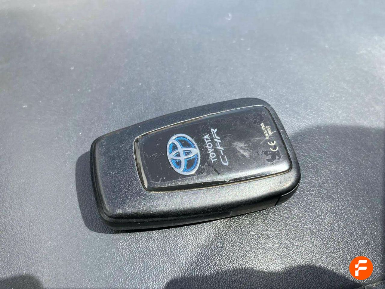 Foto Toyota C-HR 17