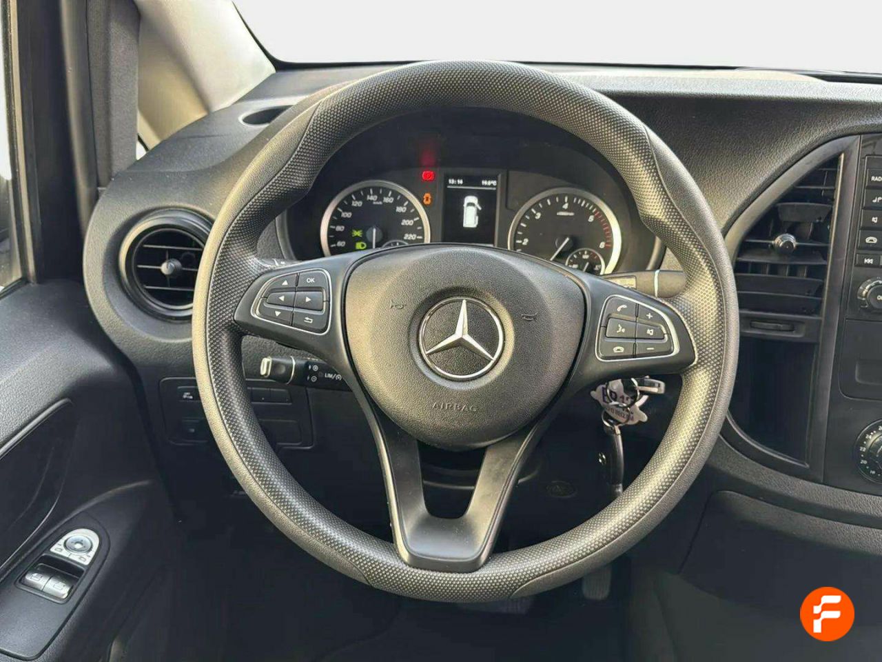 Foto Mercedes-Benz Vito 12