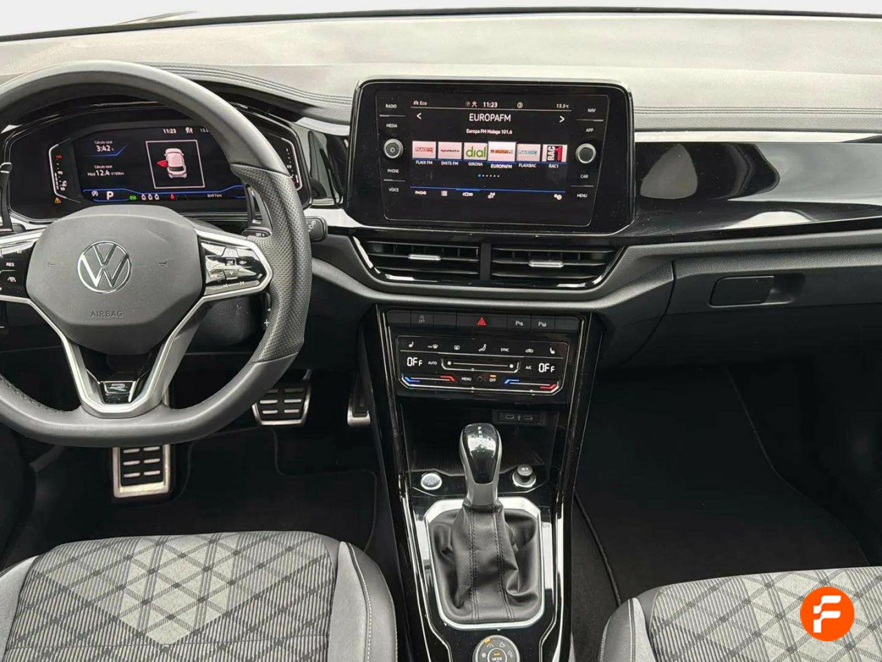 Foto Volkswagen T-Roc 11