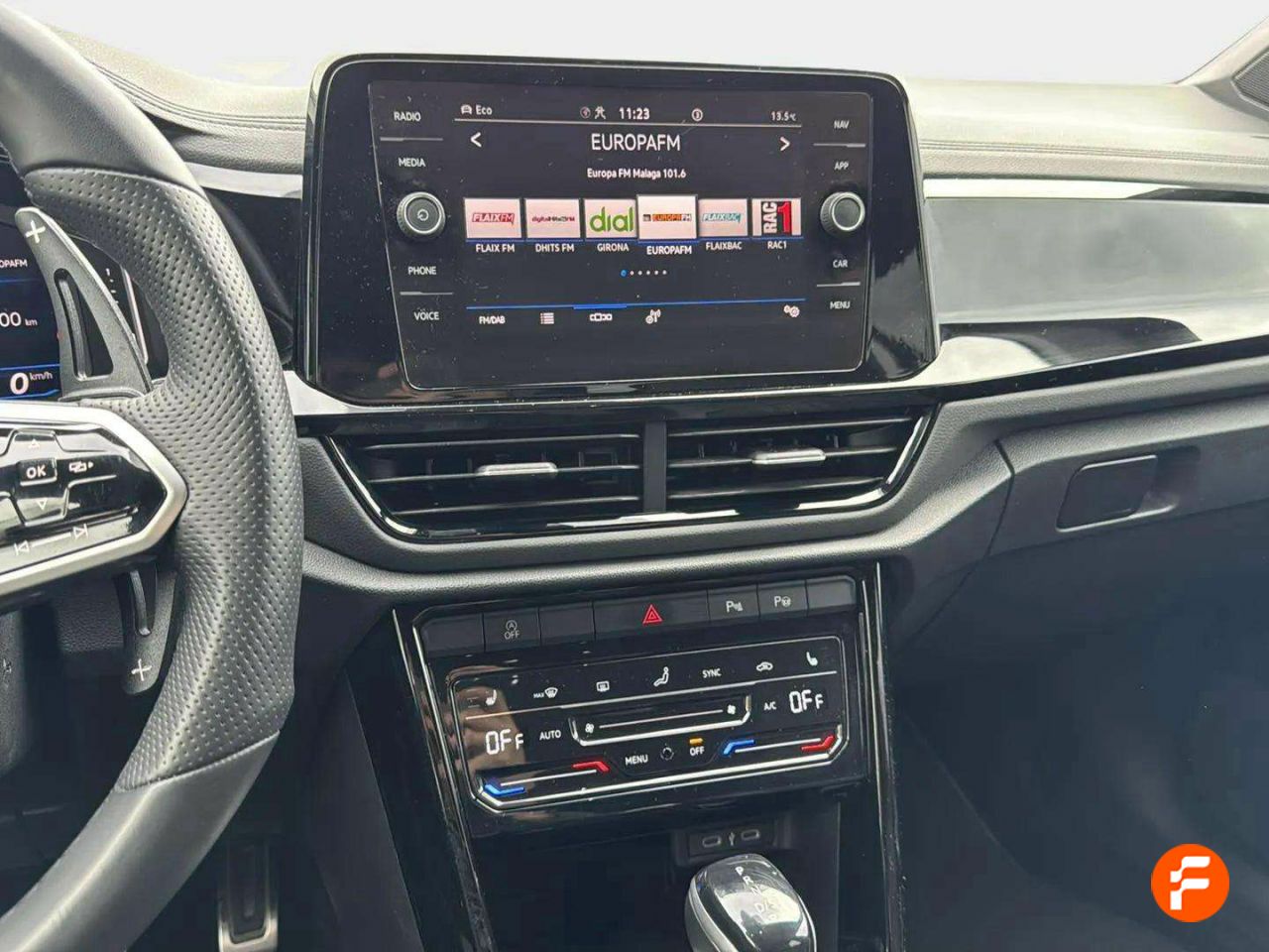 Foto Volkswagen T-Roc 12