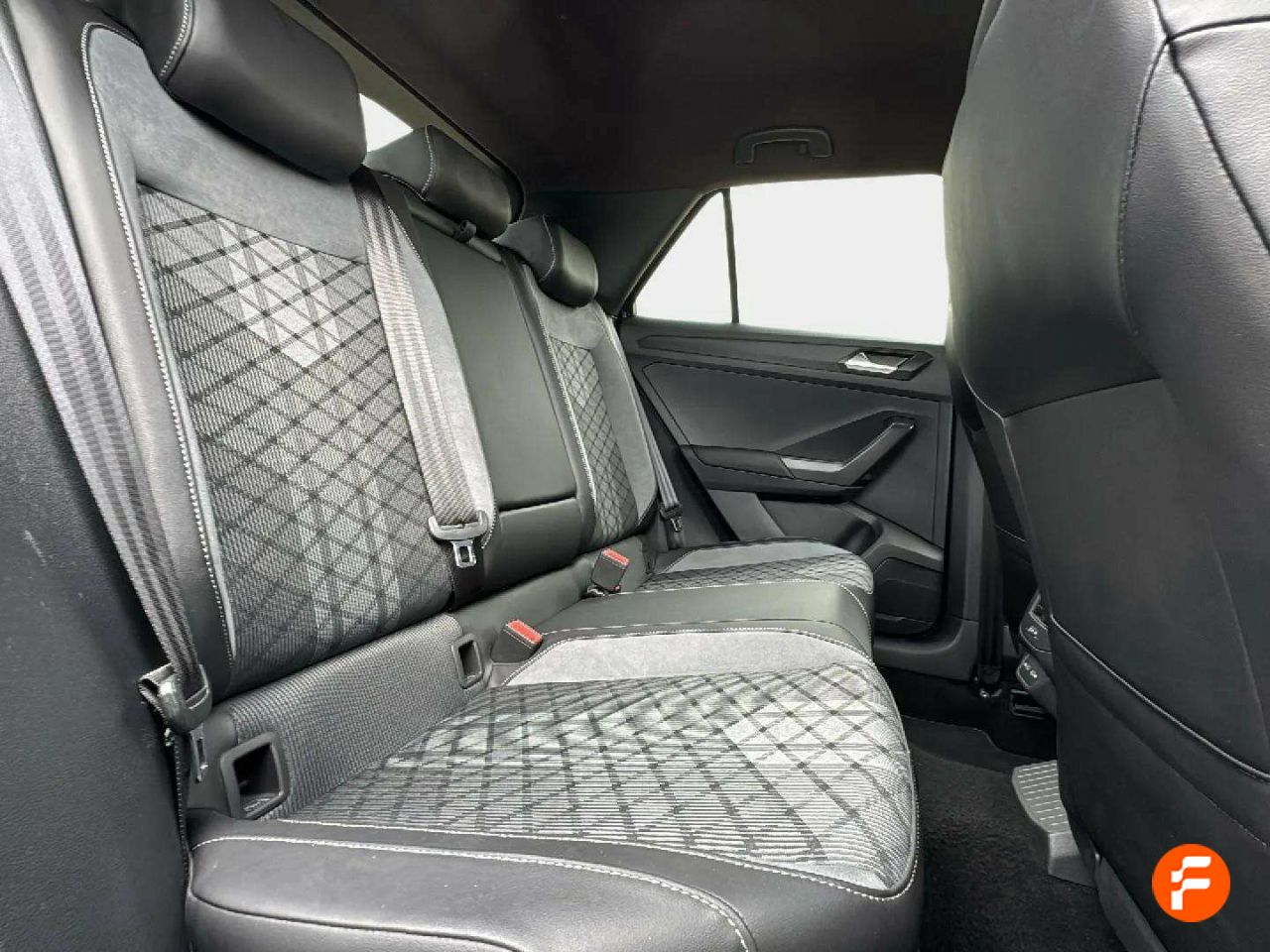Foto Volkswagen T-Roc 17
