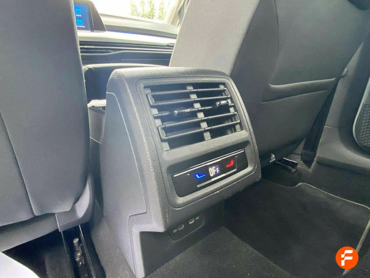 Foto Volkswagen Golf 23