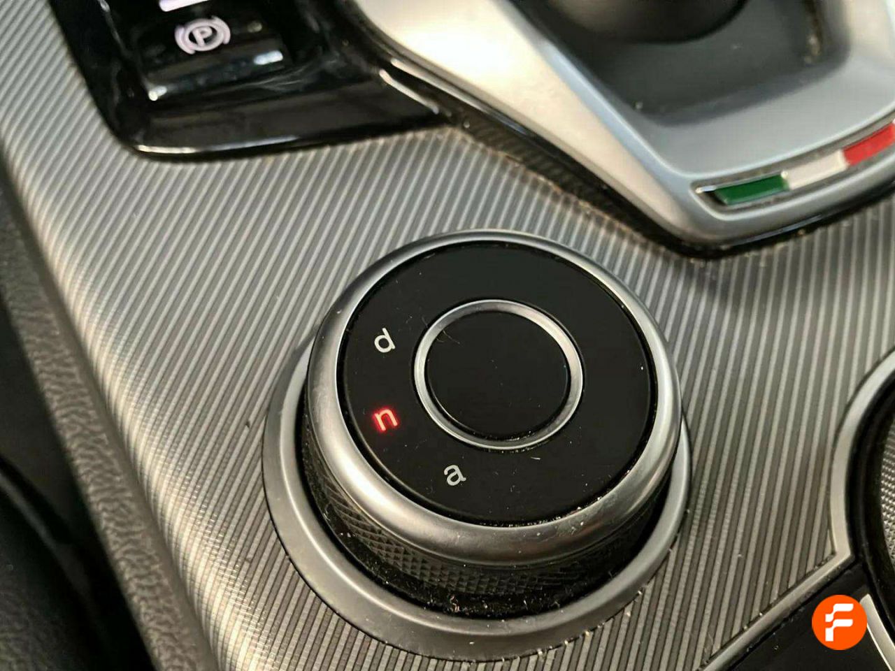 Foto Alfa Romeo Stelvio 28