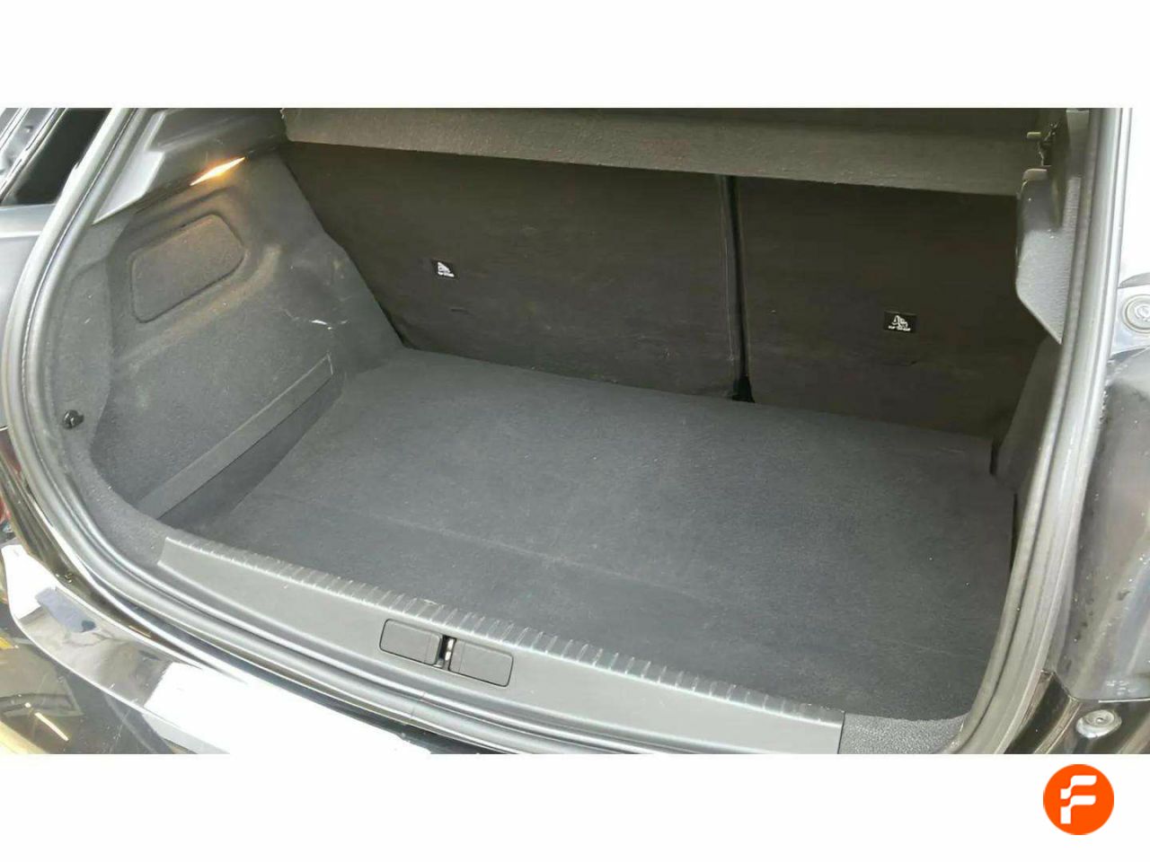 Foto Peugeot 208 10