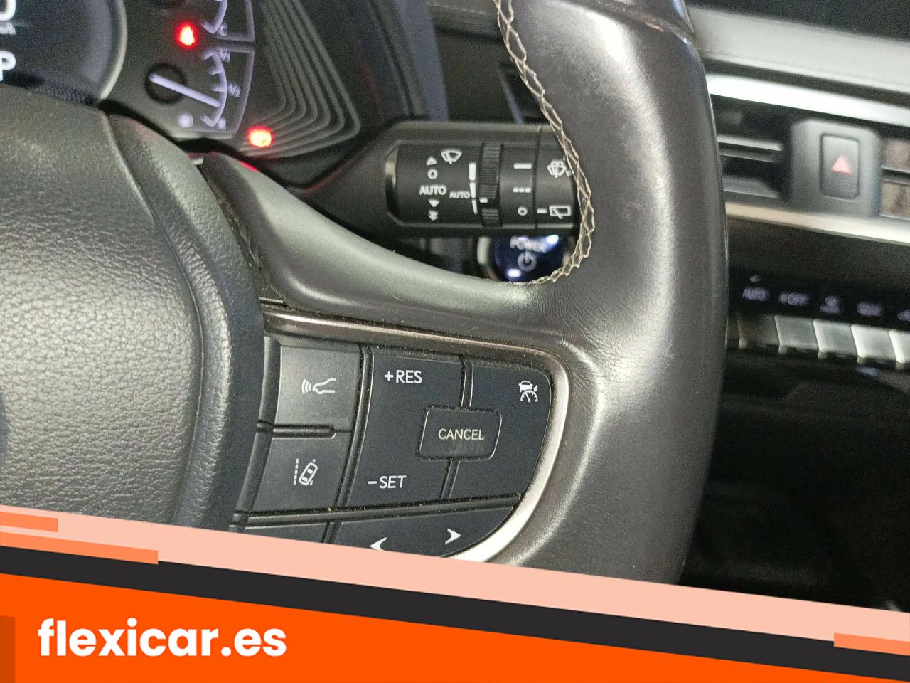 Foto Lexus UX 25