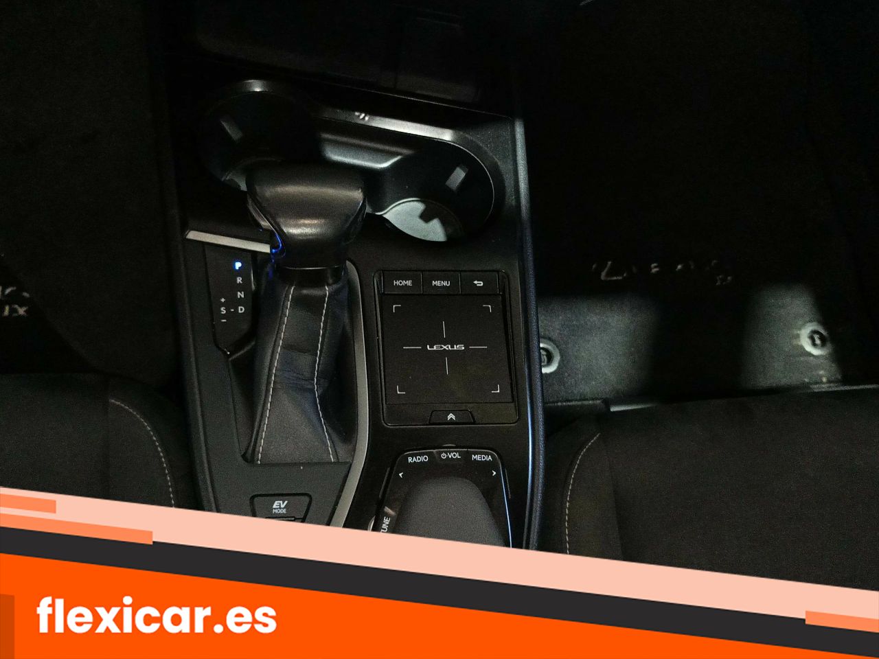Foto Lexus UX 26