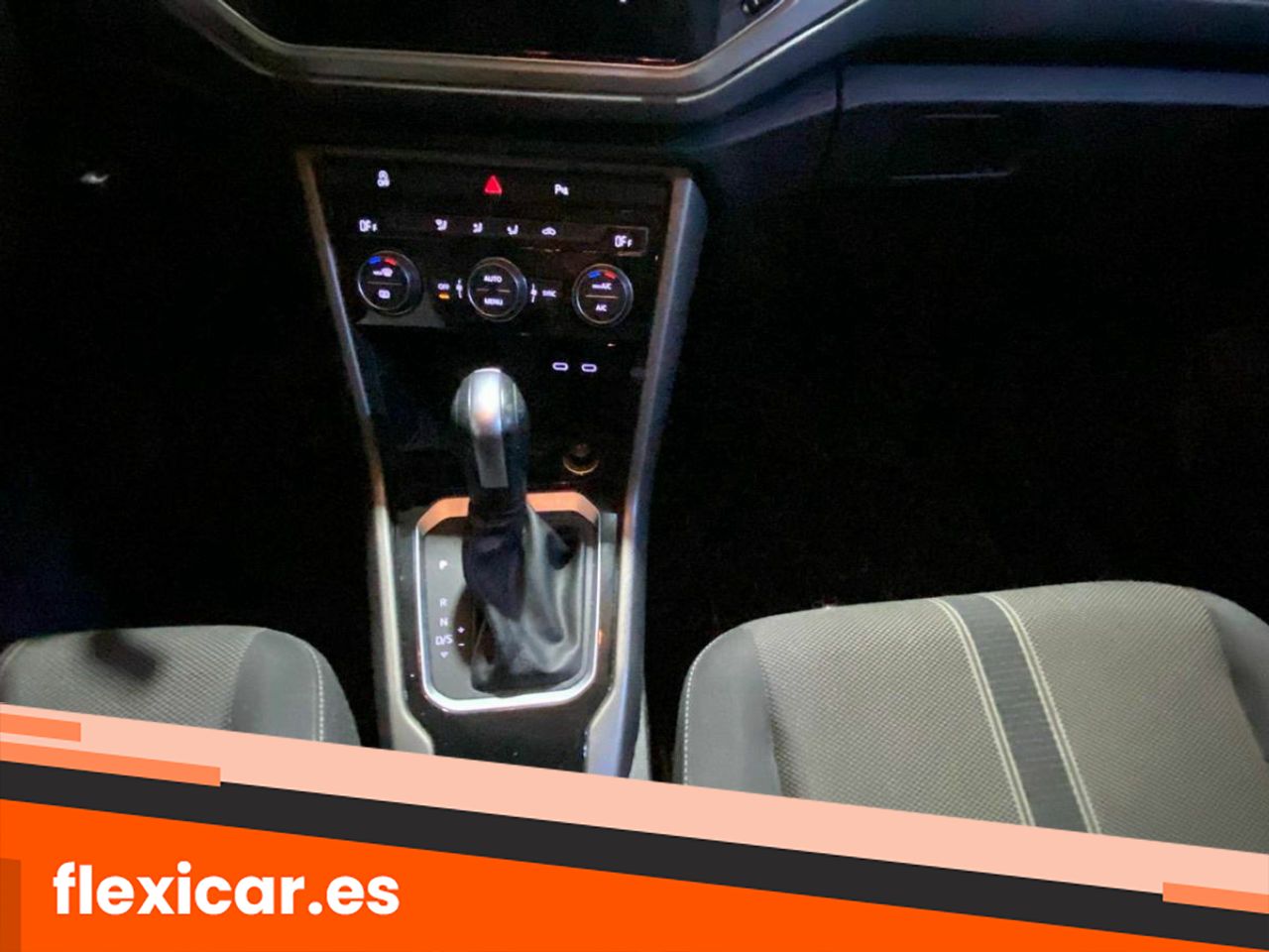 Foto Volkswagen T-Roc 12