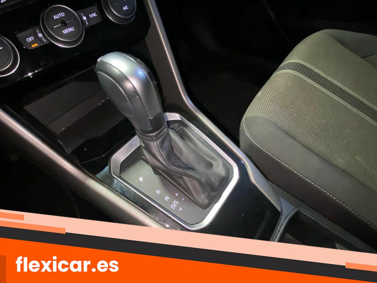 Foto Volkswagen T-Roc 24