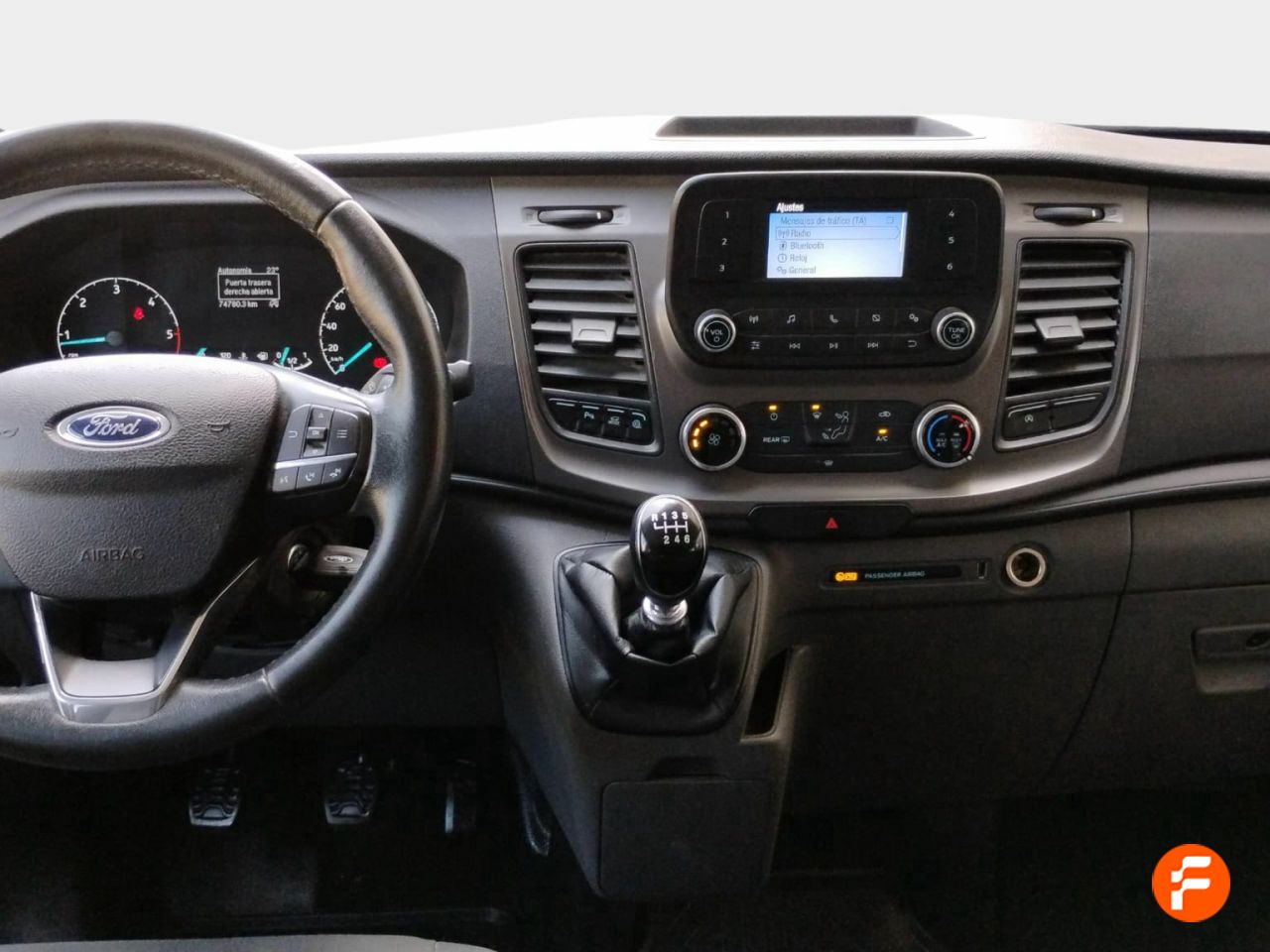 Foto Ford Tourneo Custom 12