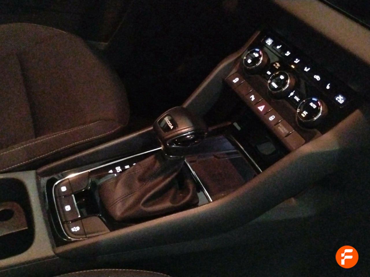 Foto Skoda Karoq 12