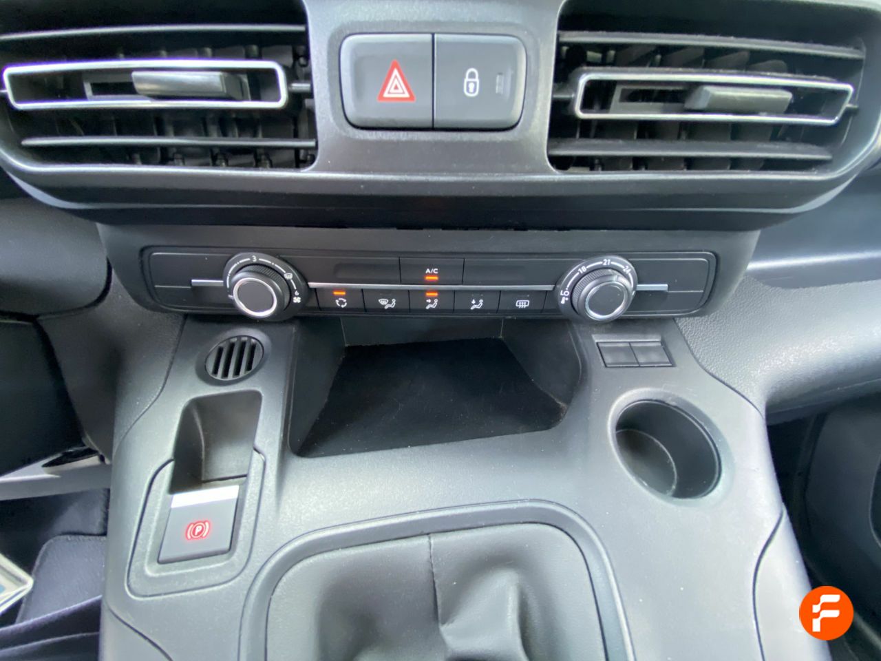 Foto Peugeot Rifter 26