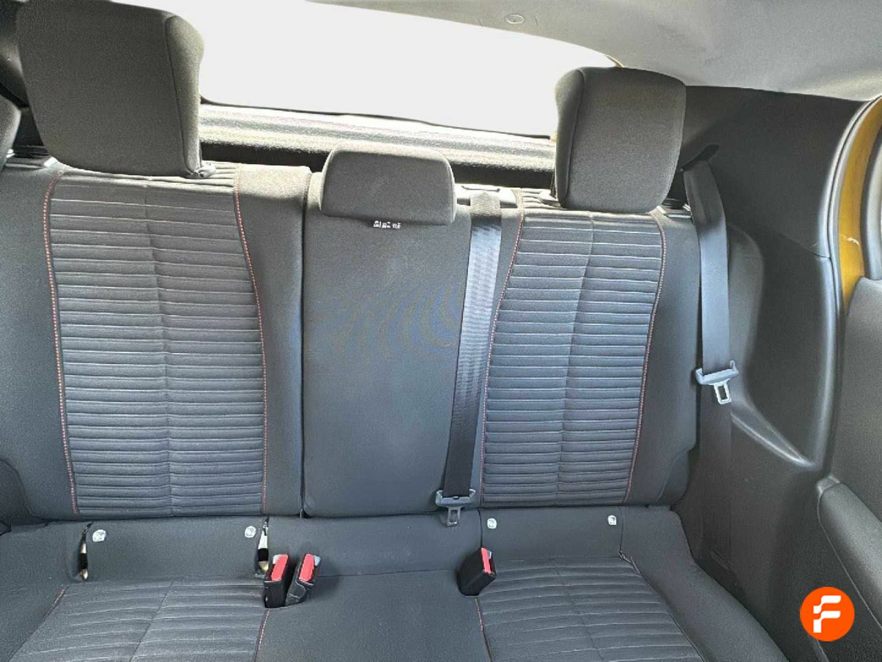 Foto Peugeot 208 14
