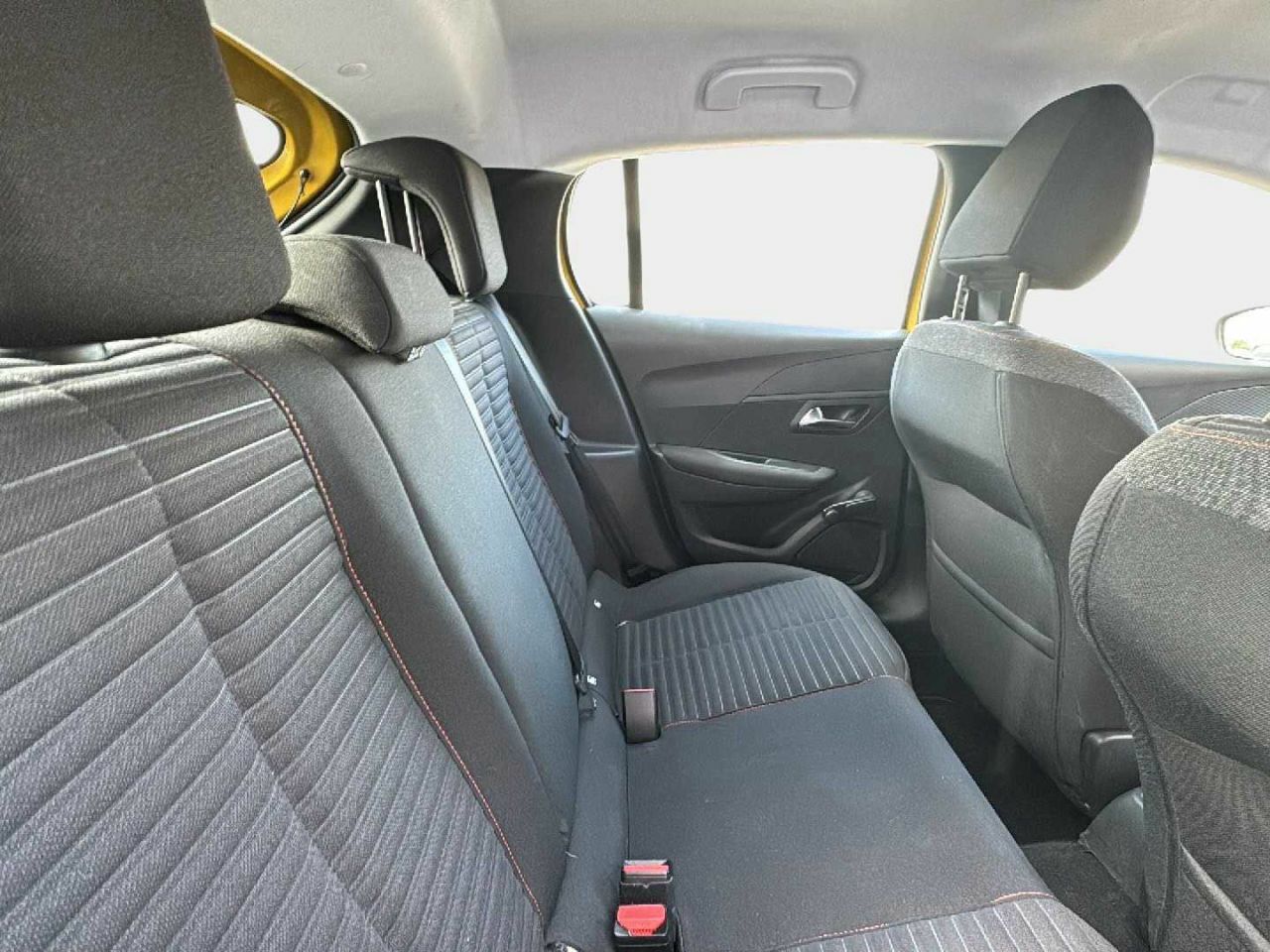 Foto Peugeot 208 15