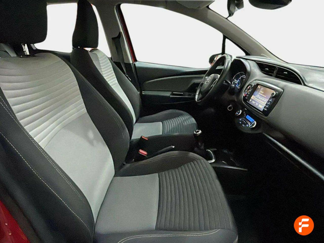 Foto Toyota Yaris 13