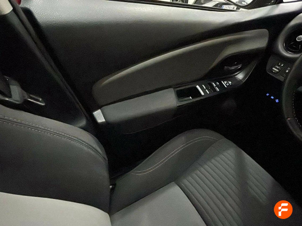 Foto Toyota Yaris 16