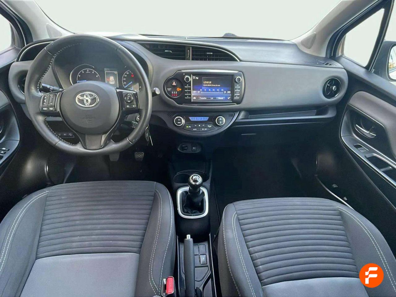 Foto Toyota Yaris 10