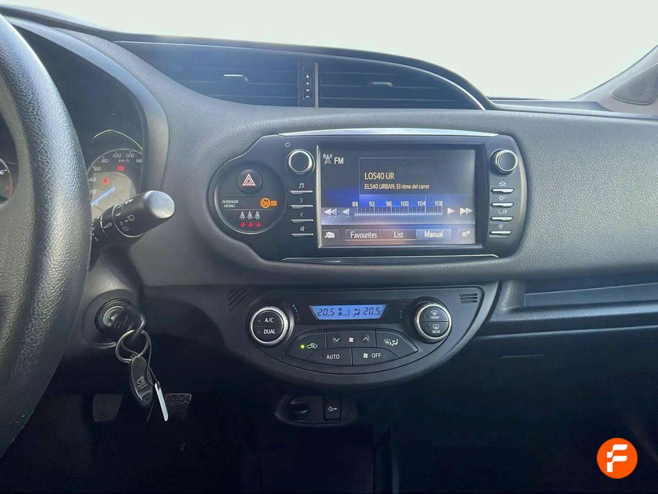 Foto Toyota Yaris 11
