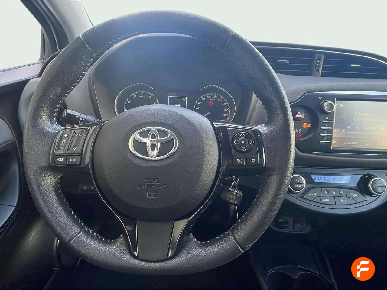 Foto Toyota Yaris 12