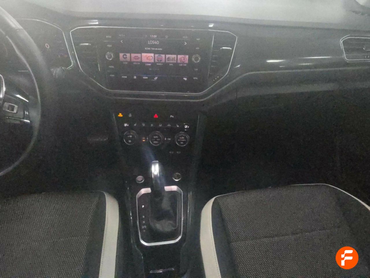 Foto Volkswagen T-Roc 11