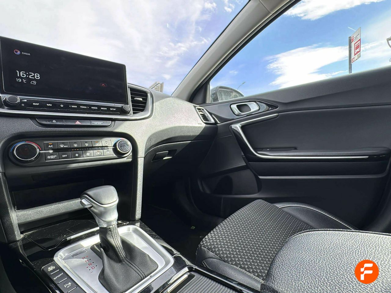Foto Kia Ceed 24