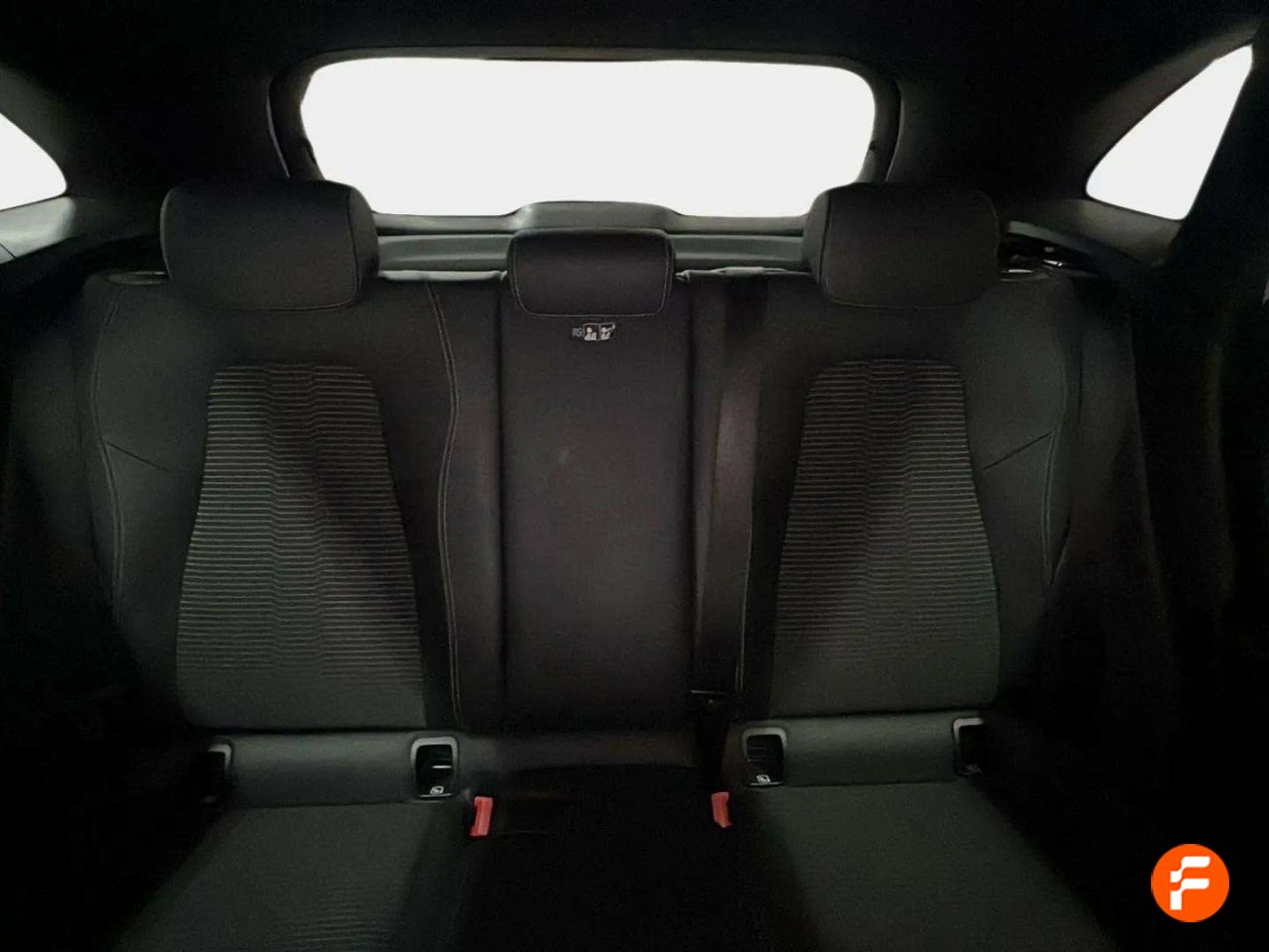Foto Mercedes-Benz Clase GLA 15