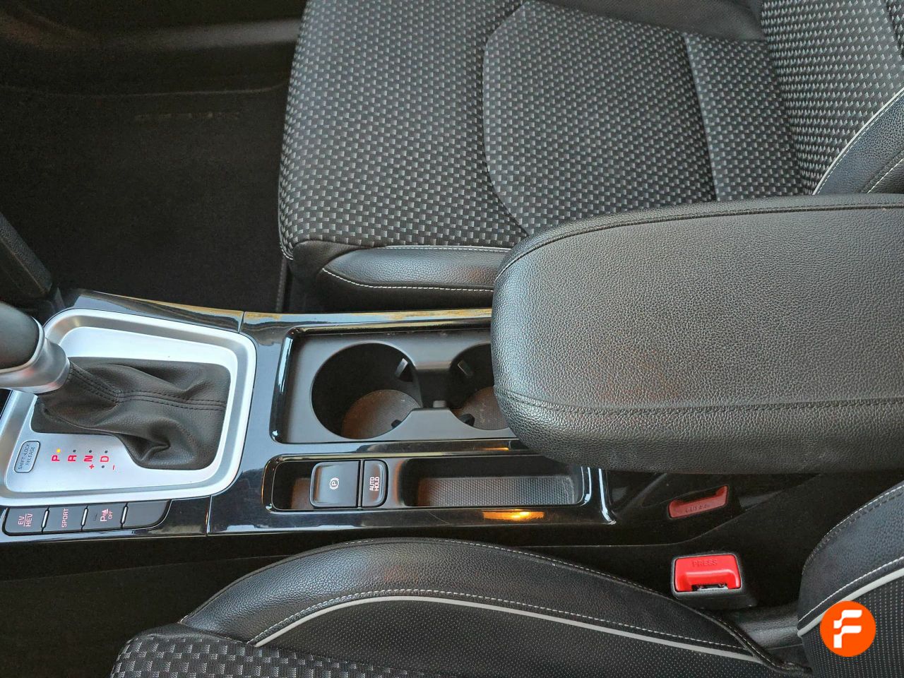 Foto Kia XCeed 8