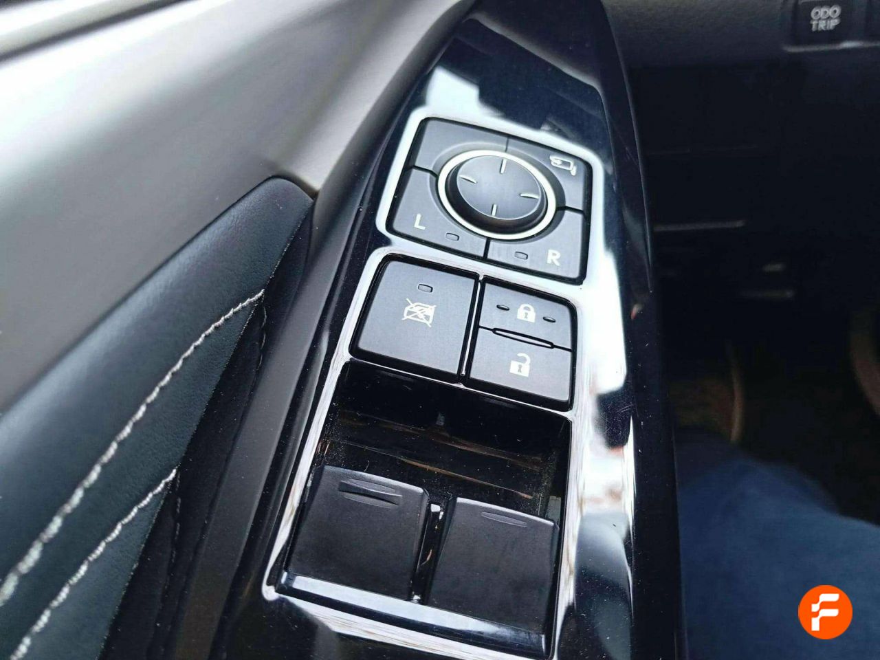 Foto Lexus RC 17