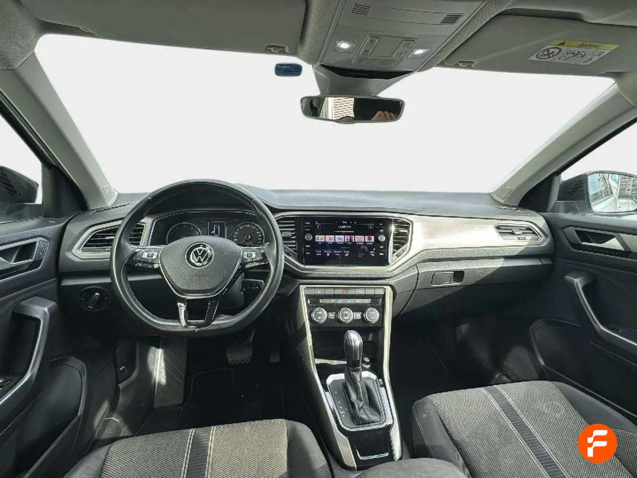 Foto Volkswagen T-Roc 9