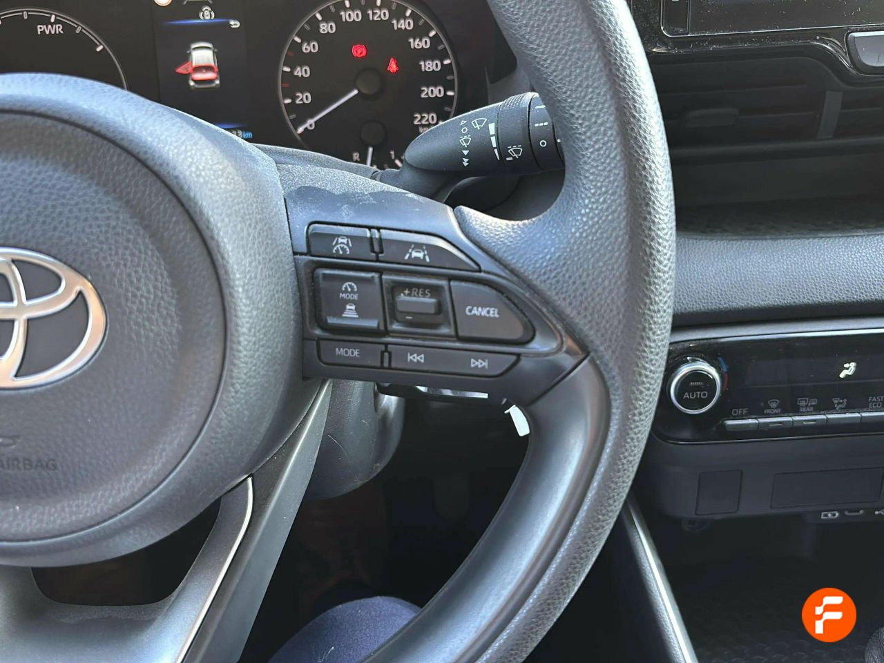 Foto Toyota Yaris 19