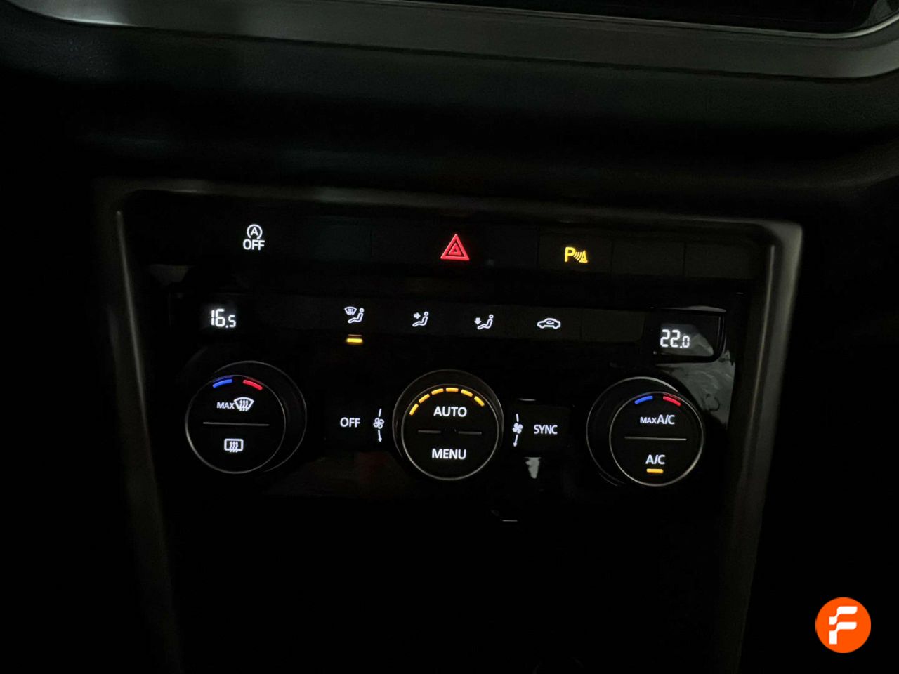 Foto Volkswagen T-Roc 23