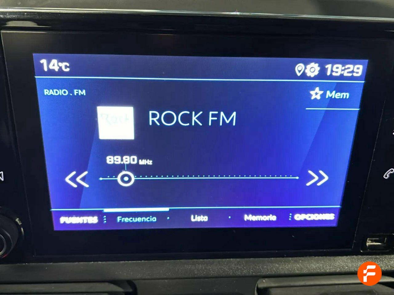Foto Peugeot Rifter 23