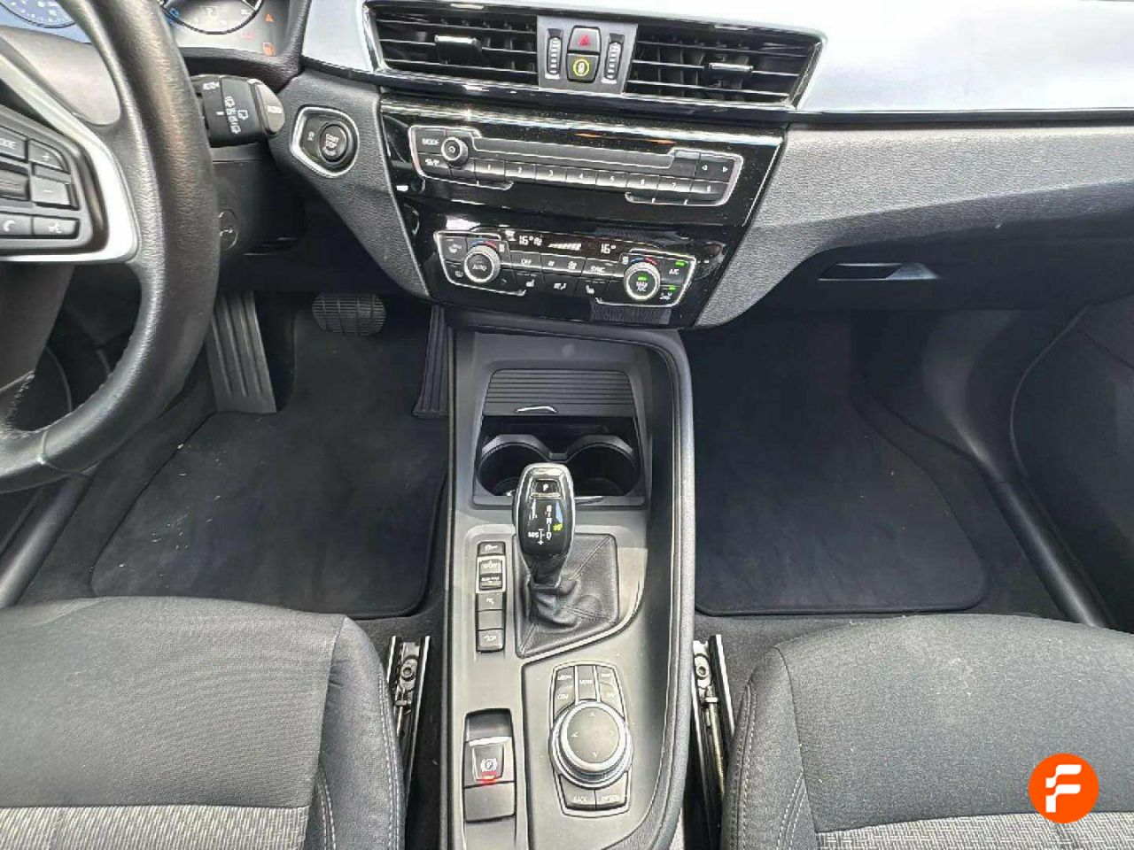 Foto BMW X1 9