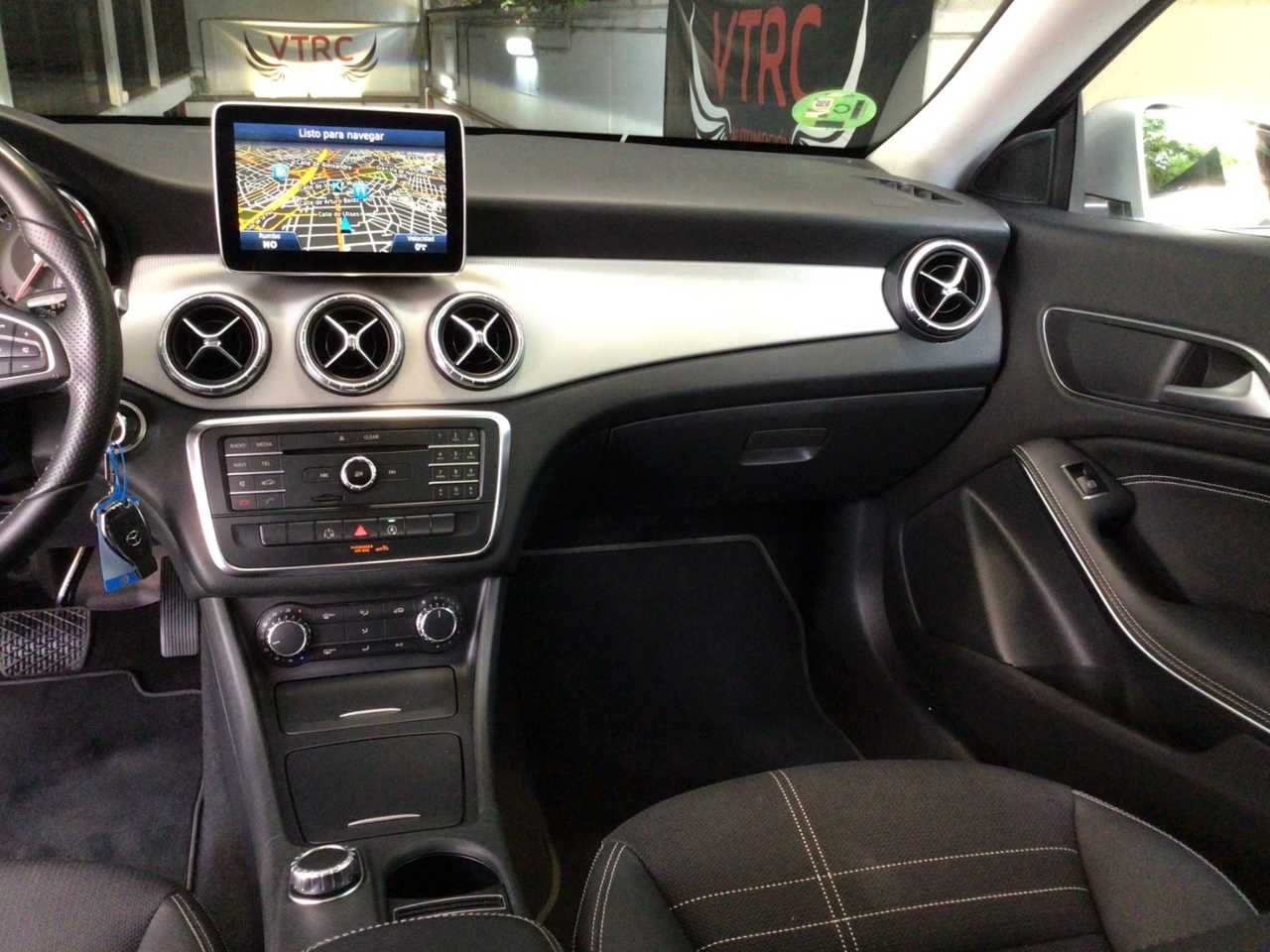 Foto Mercedes-Benz Clase CLA 13