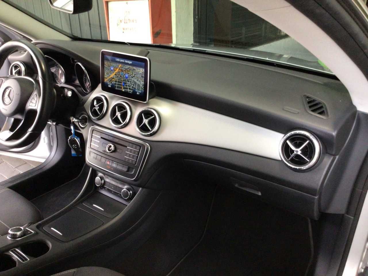 Foto Mercedes-Benz Clase CLA 14