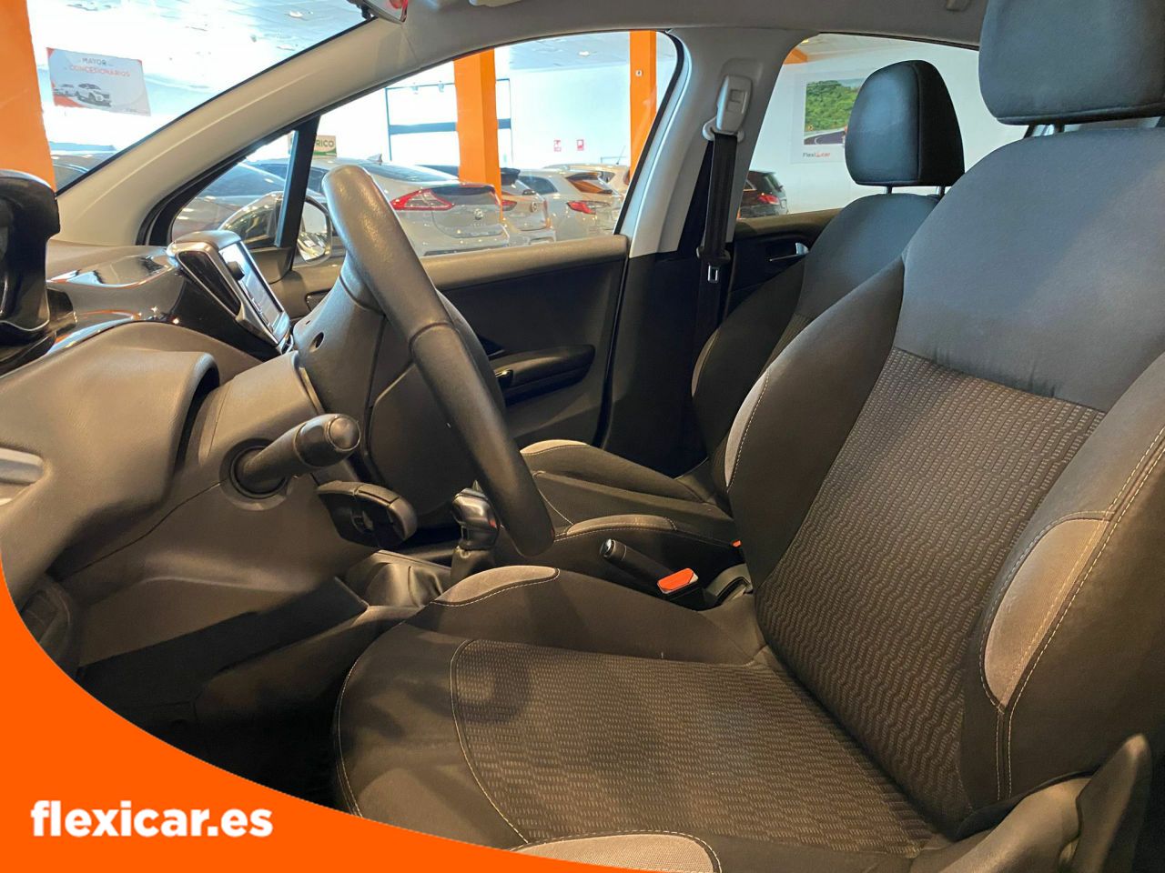 Foto Peugeot 208 10