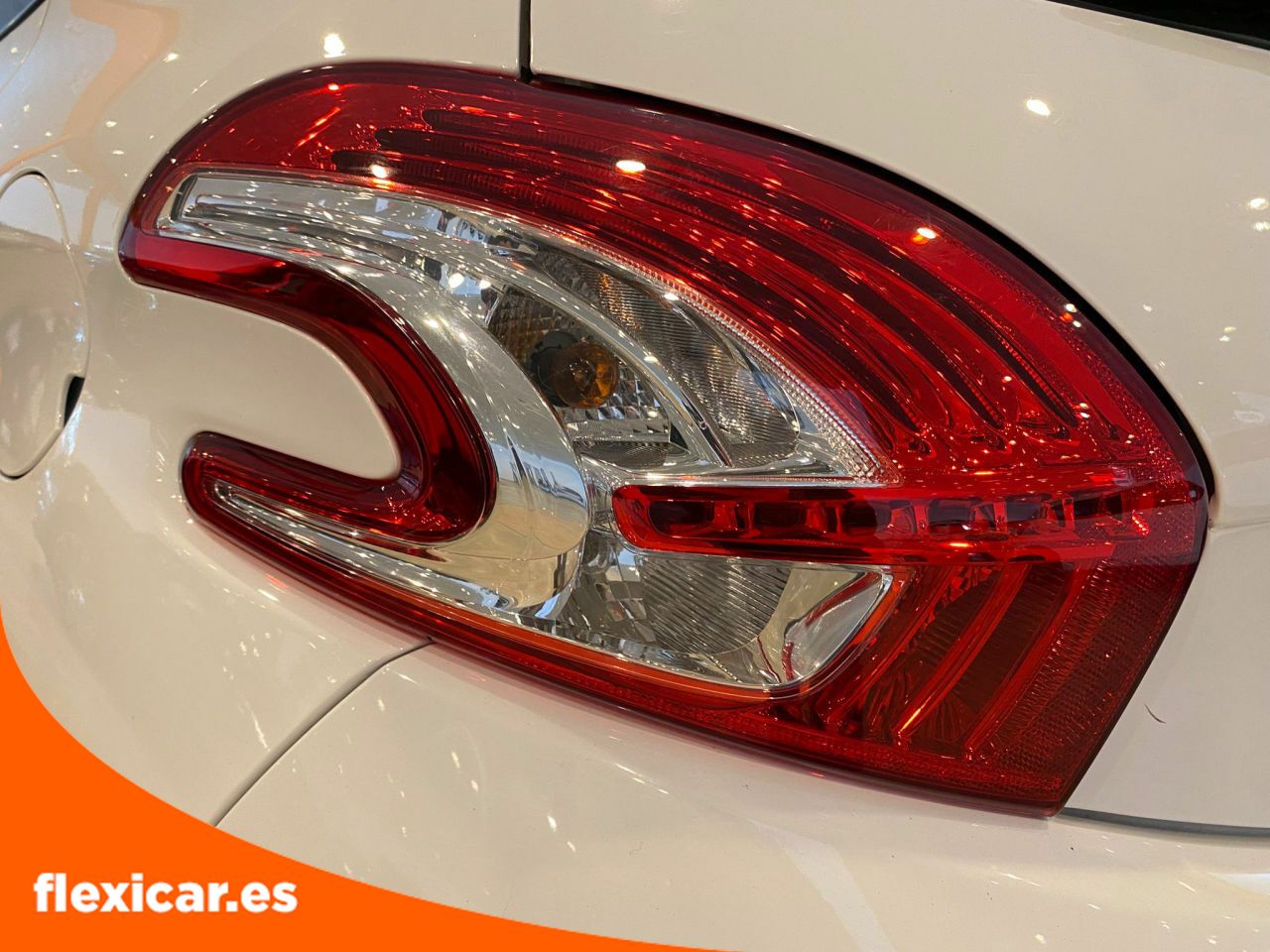 Foto Peugeot 208 31