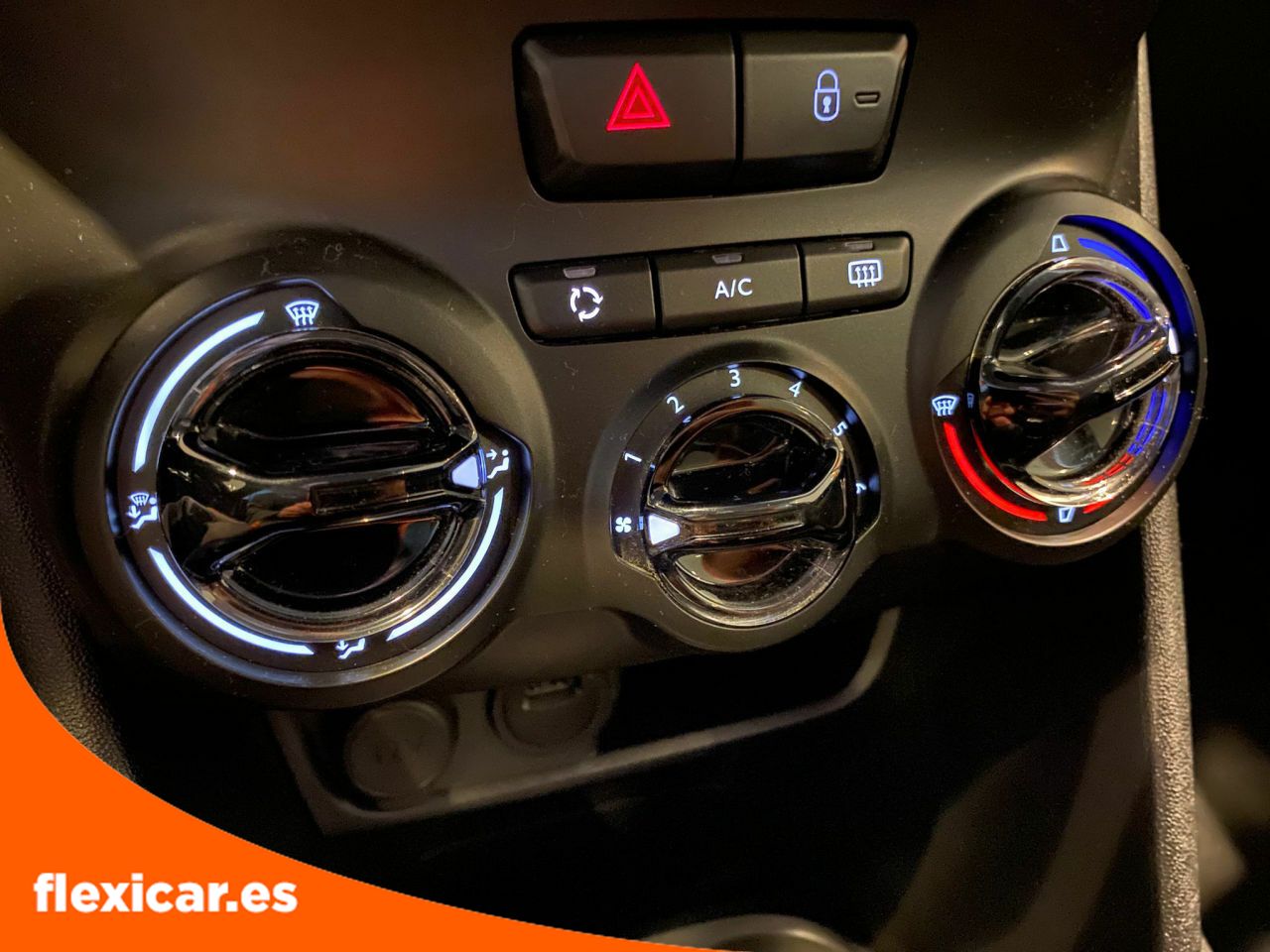 Foto Peugeot 208 18