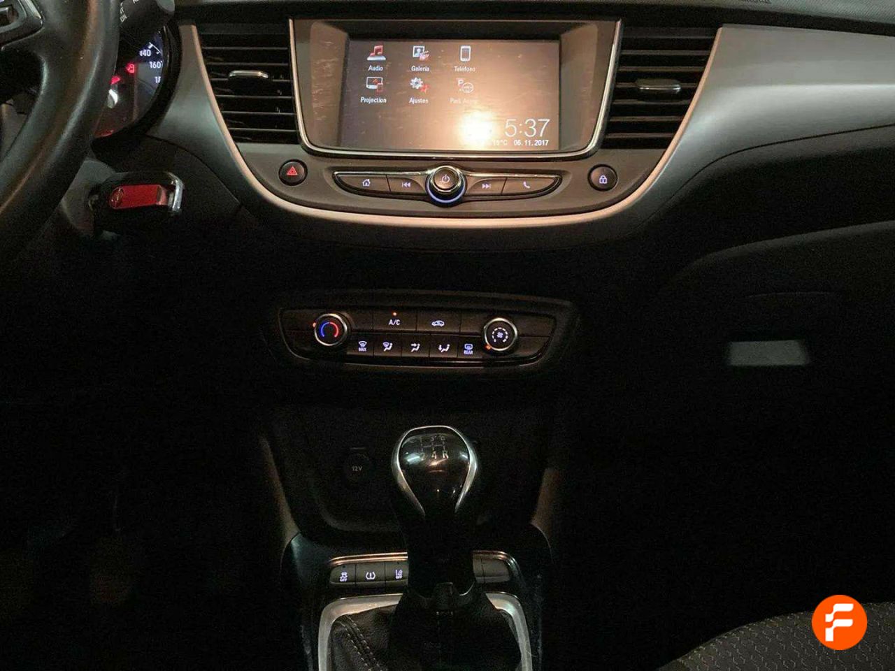 Foto Opel Crossland X 23