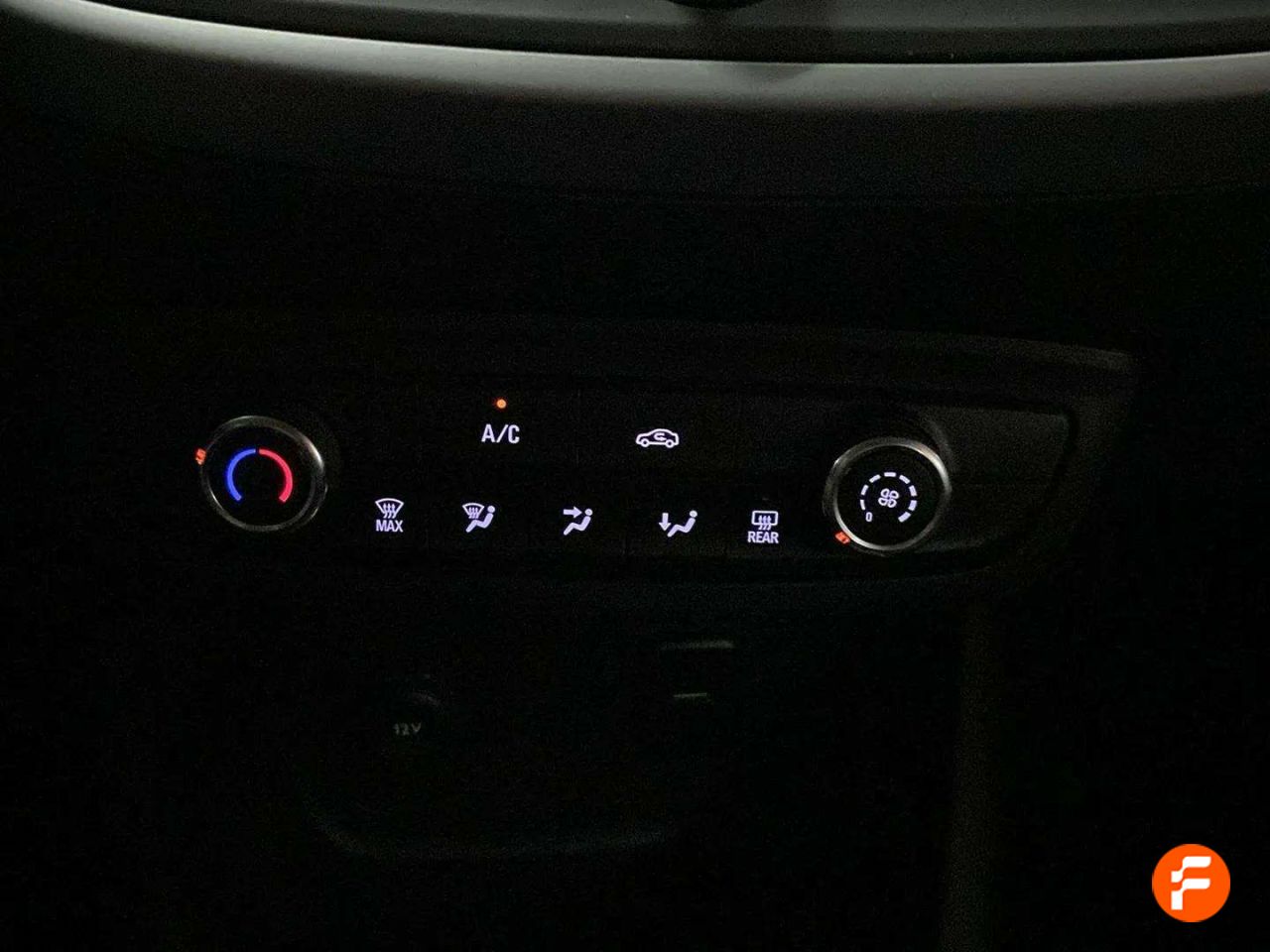 Foto Opel Crossland X 24