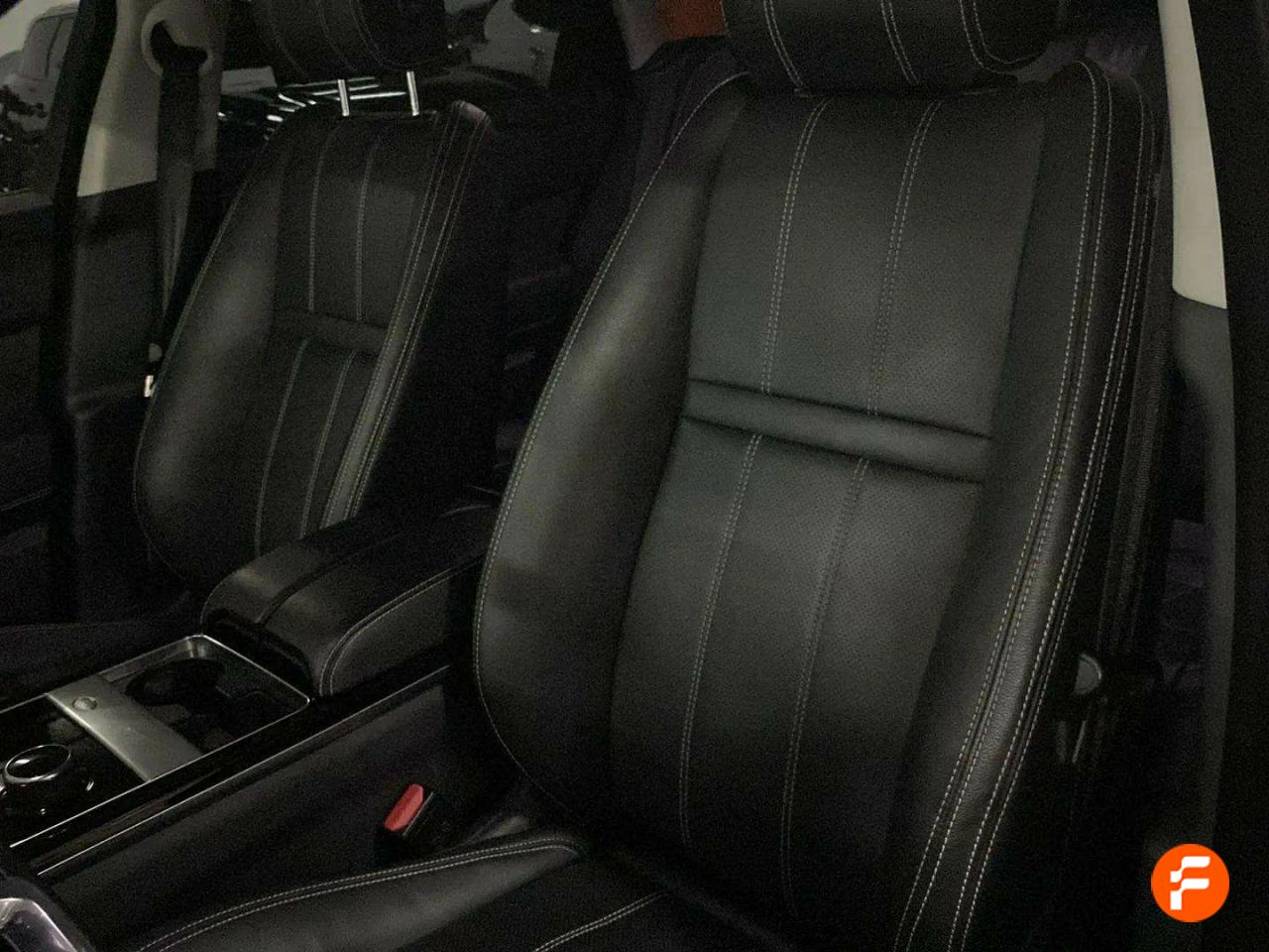 Foto Land-Rover Range Rover Velar 29