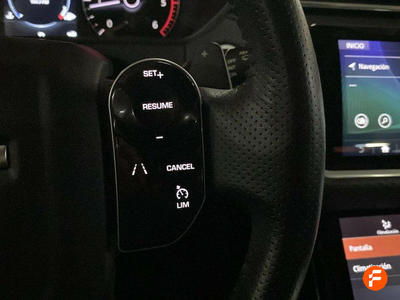 Foto Land-Rover Range Rover Velar 16