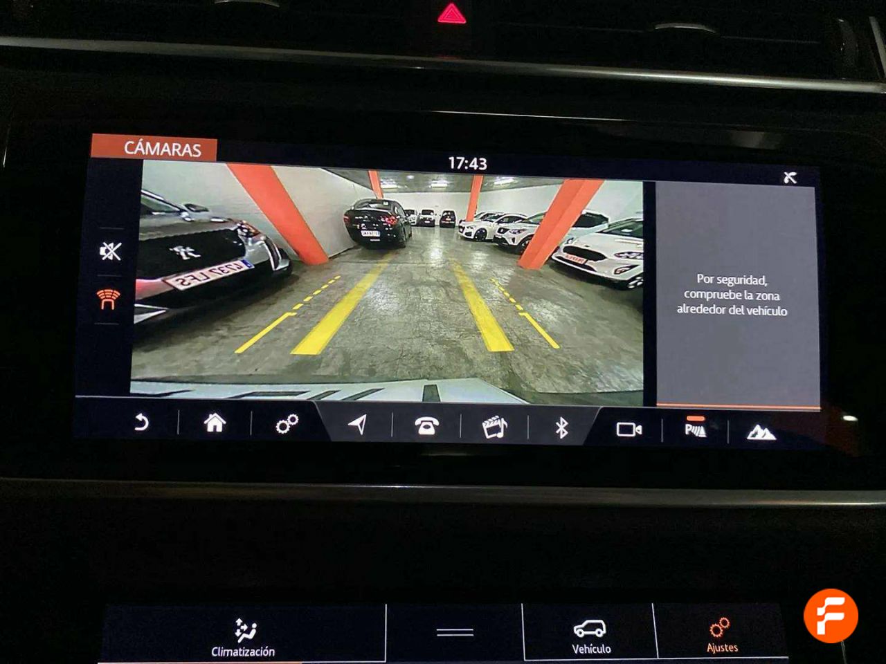 Foto Land-Rover Range Rover Velar 23