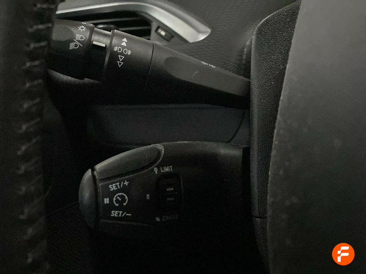 Foto Peugeot 208 16
