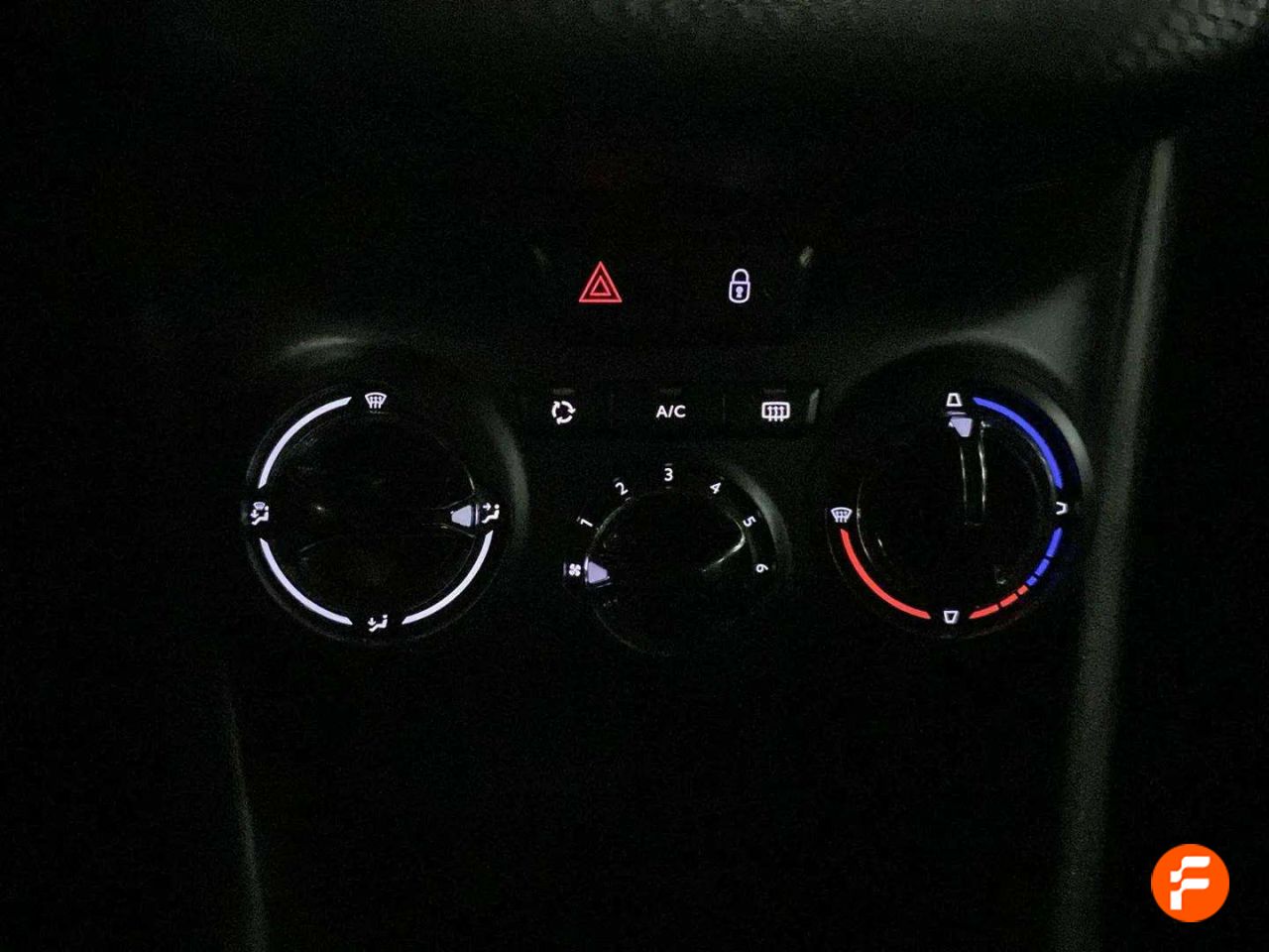 Foto Peugeot 208 22