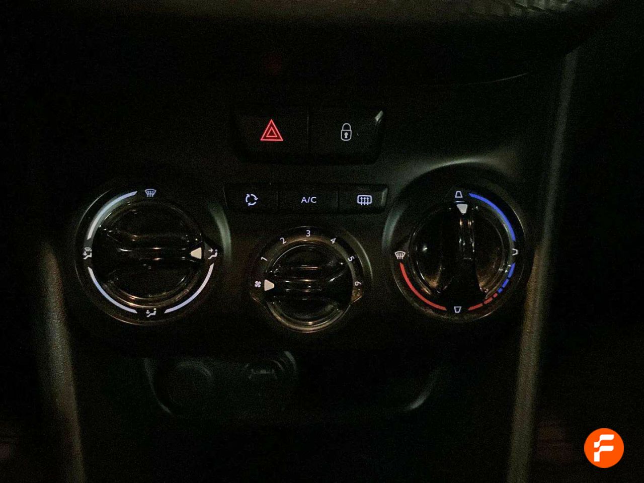 Foto Peugeot 208 22