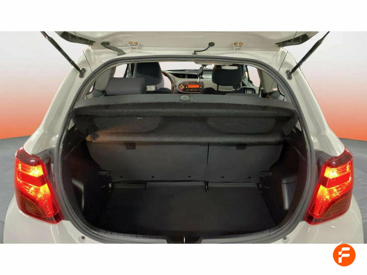 Foto Toyota Yaris 10